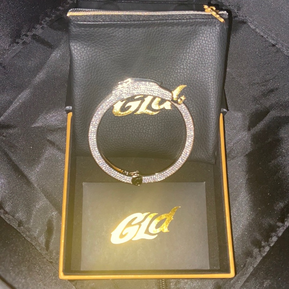 Beautiful unisex yellow color handcuff bracelet